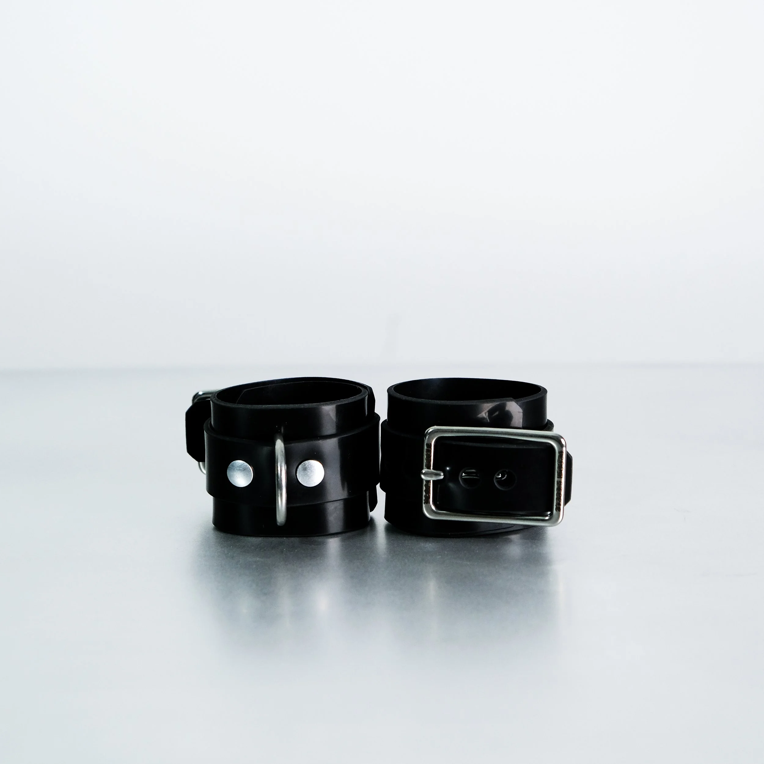 ESSENTIAL WRIST CUFFS