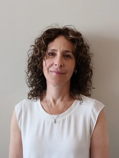 Dr. Julie Costanza is a Mississauga Chiropractor, a female practitioner in the Meadowvale region, ICPA certified for pediatric care, and focuses on Thompson technique as well as Webster In-Utero techniques