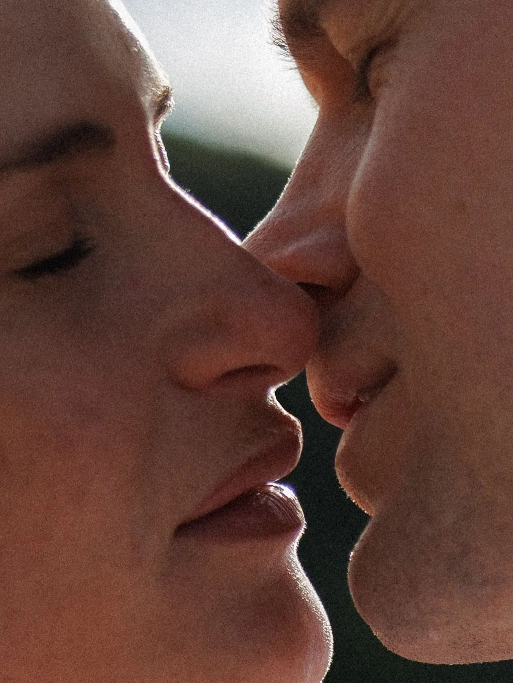 Gosh oh golly how much I SQUEALED during this shoot because JUST LOOK AT THEM 🥹🥹🥹 the sunset was a paid actor for real

Couples shoots are my absolute fav but add in the beautiful maternity element and I am putty. 

#cardiffphotographer #southwale