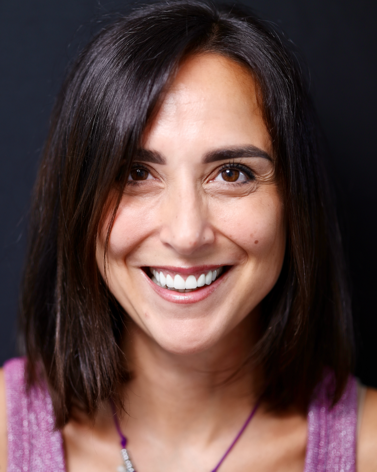 Sorriso naturale dopo trattamento di odontoiatria estetica