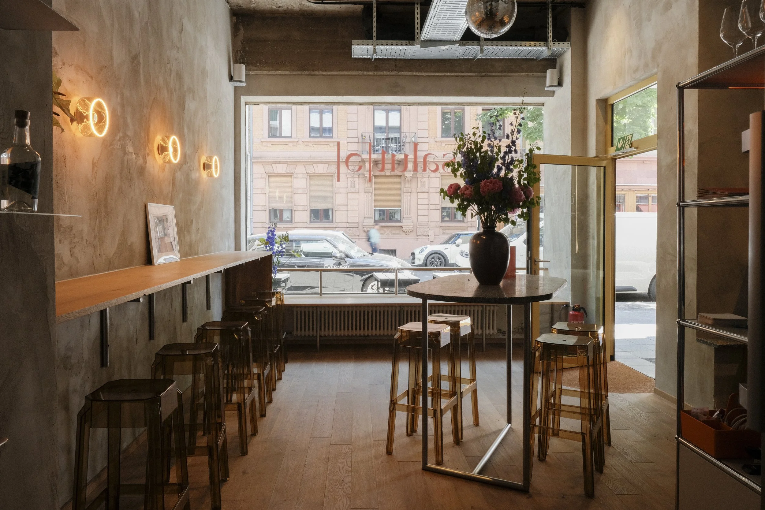 Salute-Interior_5.jpg