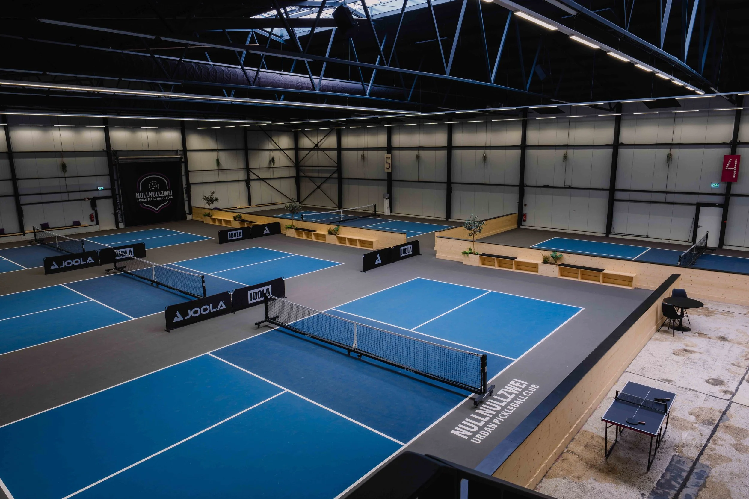 Innenausbau der Pickleball Halle 002 in Heidelberg