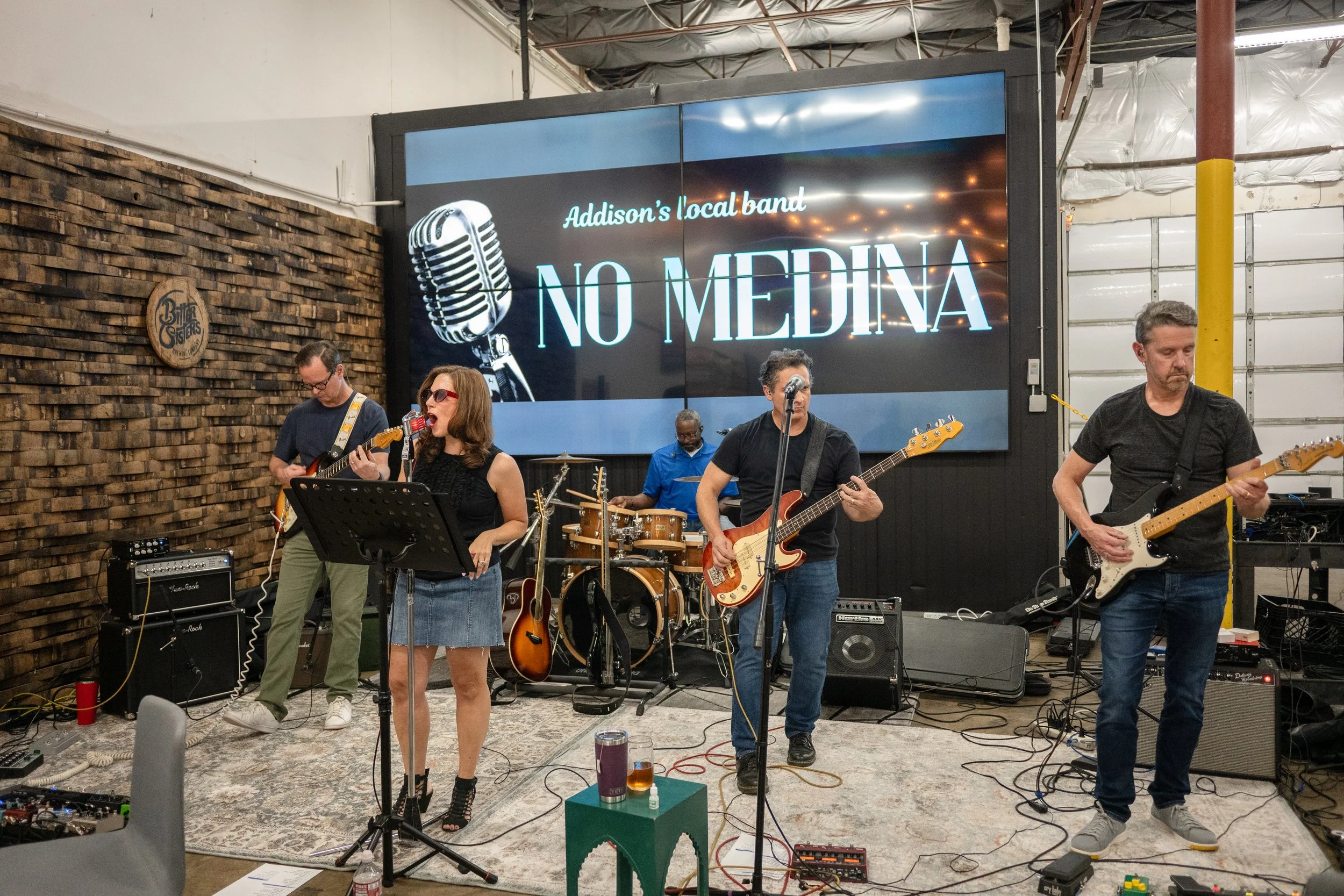 Live Music by No Medina