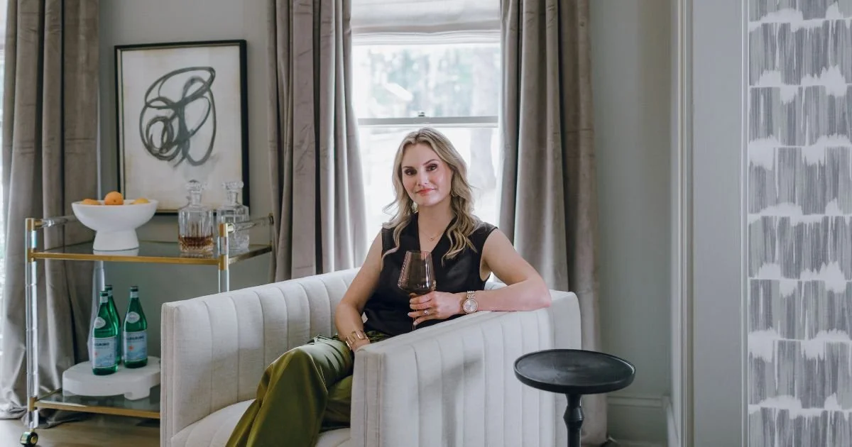 At 40, Love Looks Like a Glass of Pinot Noir
