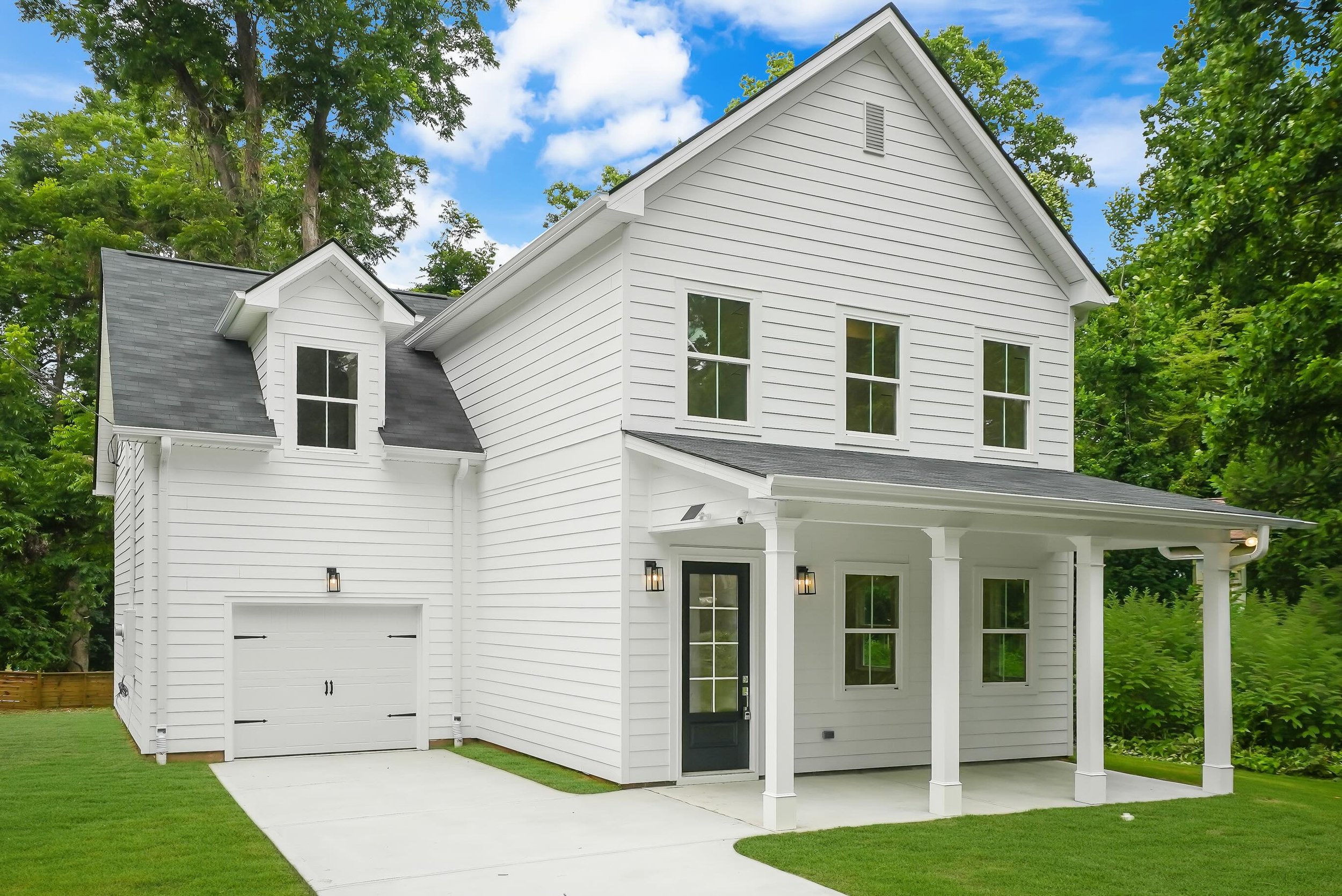 Morning coffee on the BeltLine, afternoons in the garden, and golden hour pouring into your favorite little reading nook. Altair brings you 154 Stanhope Cir NW.

Link in the bio