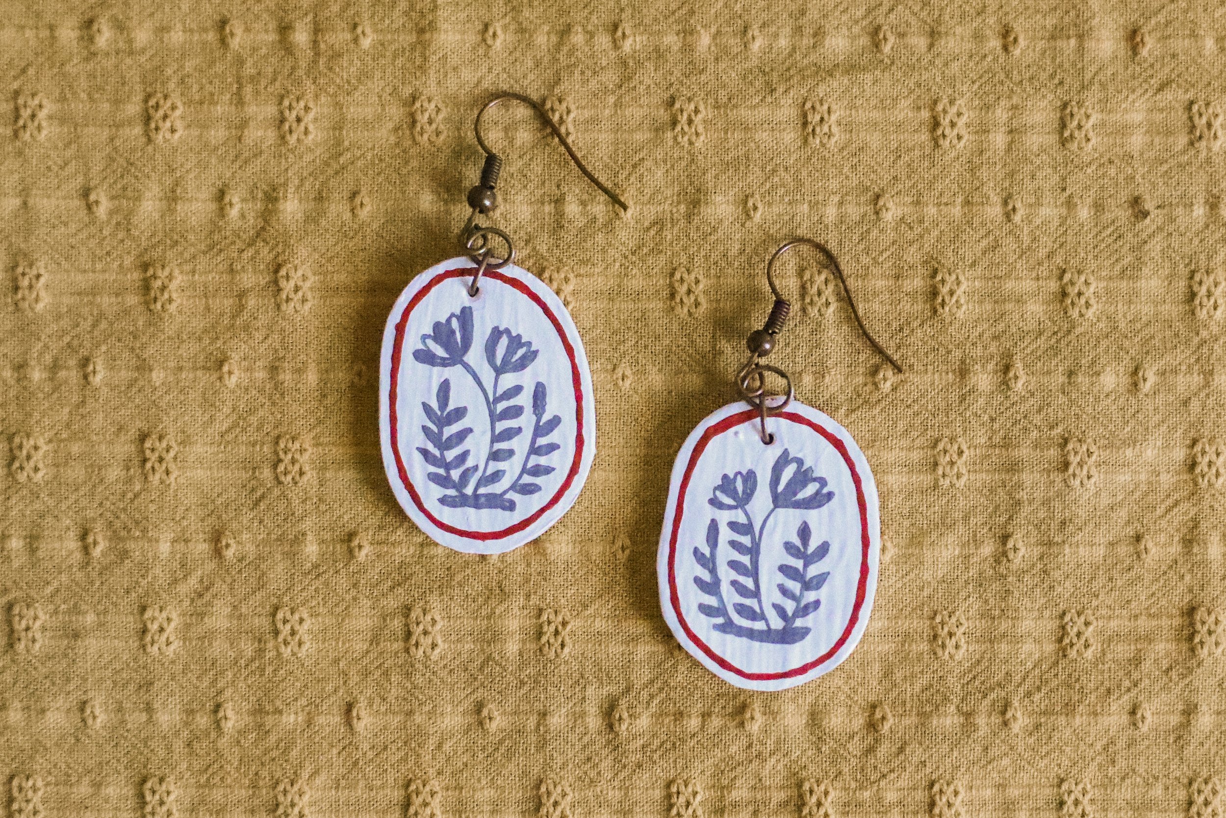 FW25-174cloverfolkartearrings.jpg