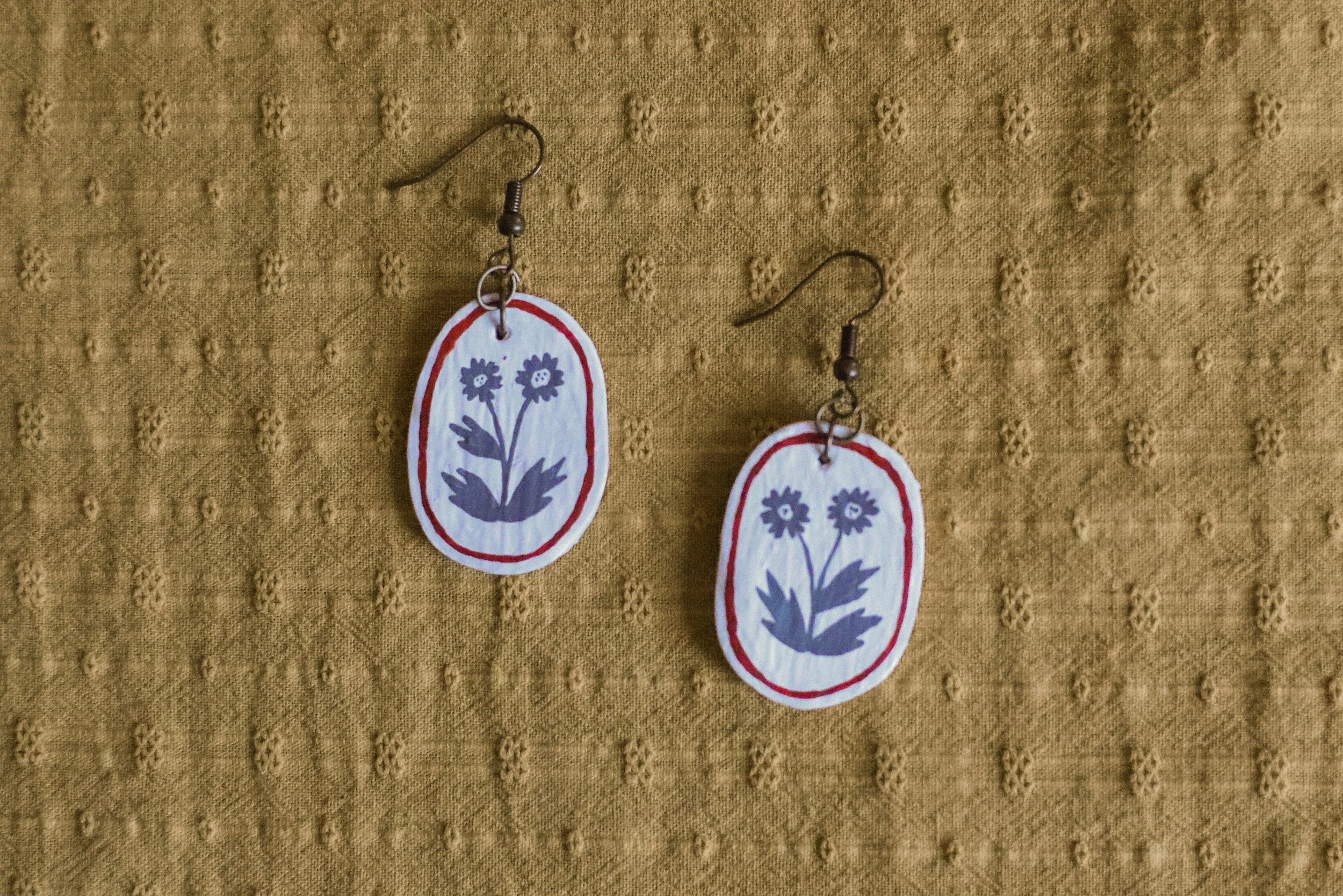 FW25-169daisyfolkartearrings.jpg