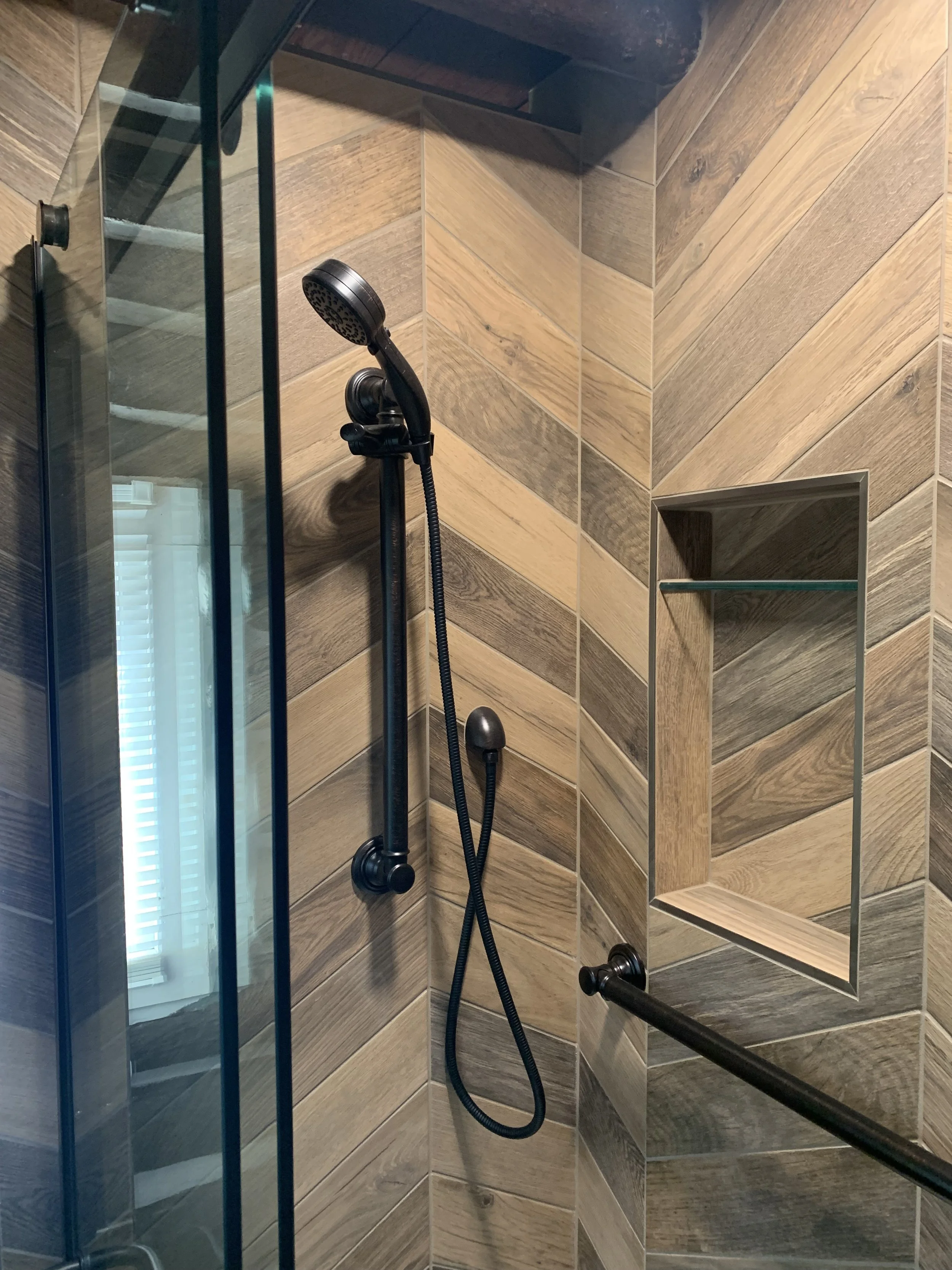 Hell, Pinckney, log cabin, bath remodel