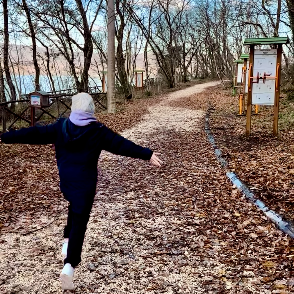 Pista ciclopedonale lungo il Lago di Vico