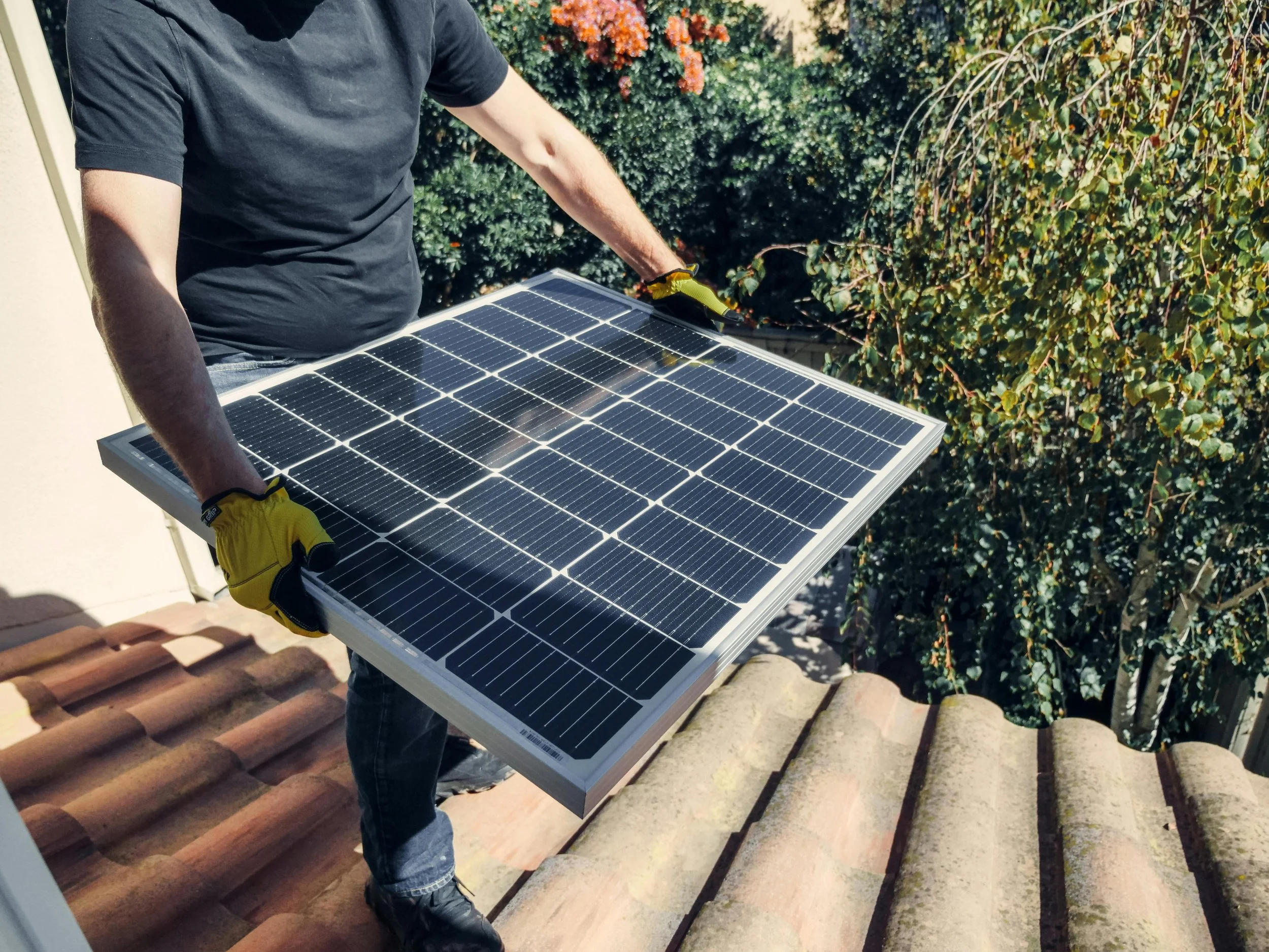Is Rooftop Solar Worth It? Pros, Cons &amp; Homeowner Payback