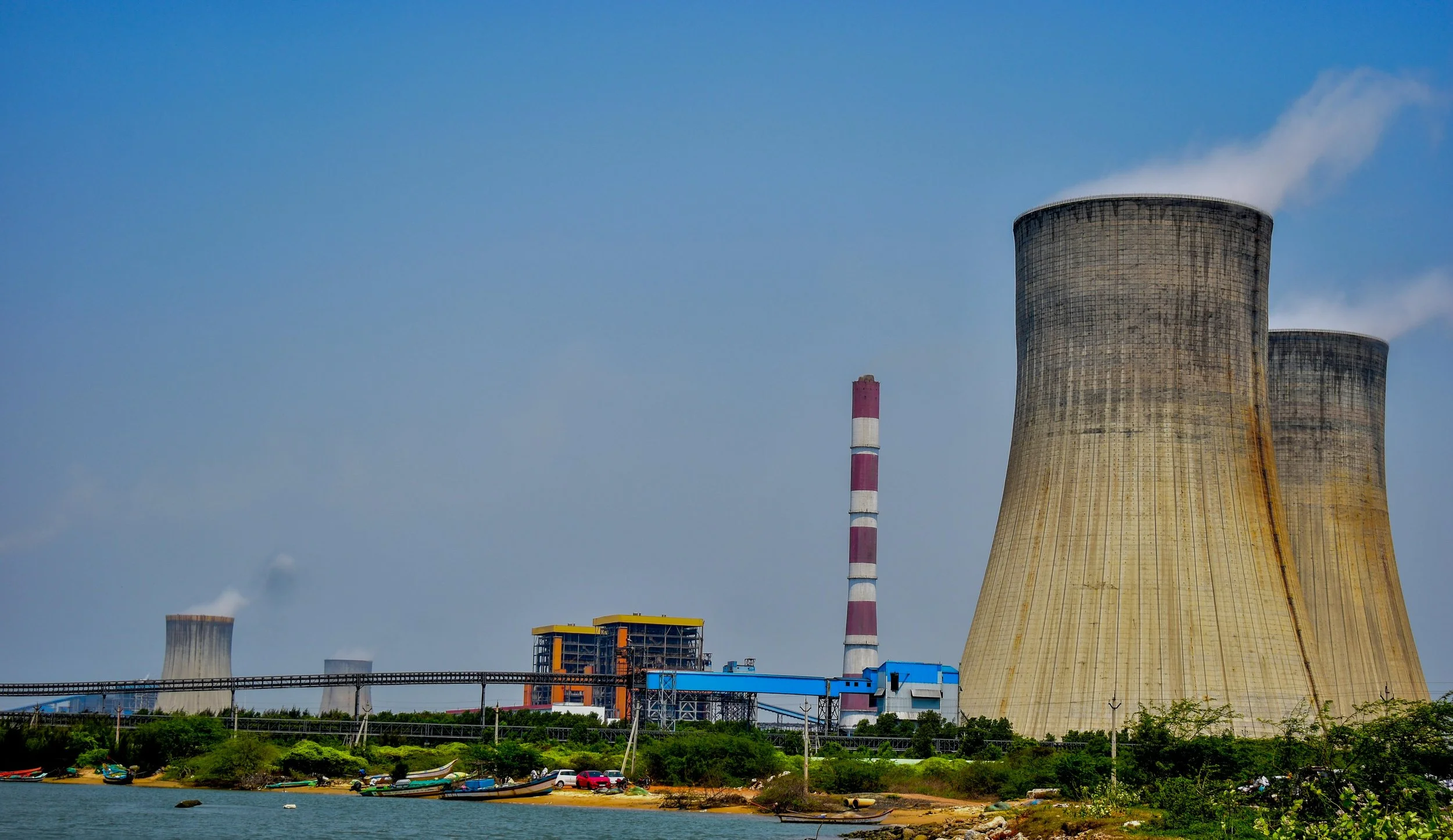 Merchant Generators vs Utility-Owned Generation: Risk and Reward