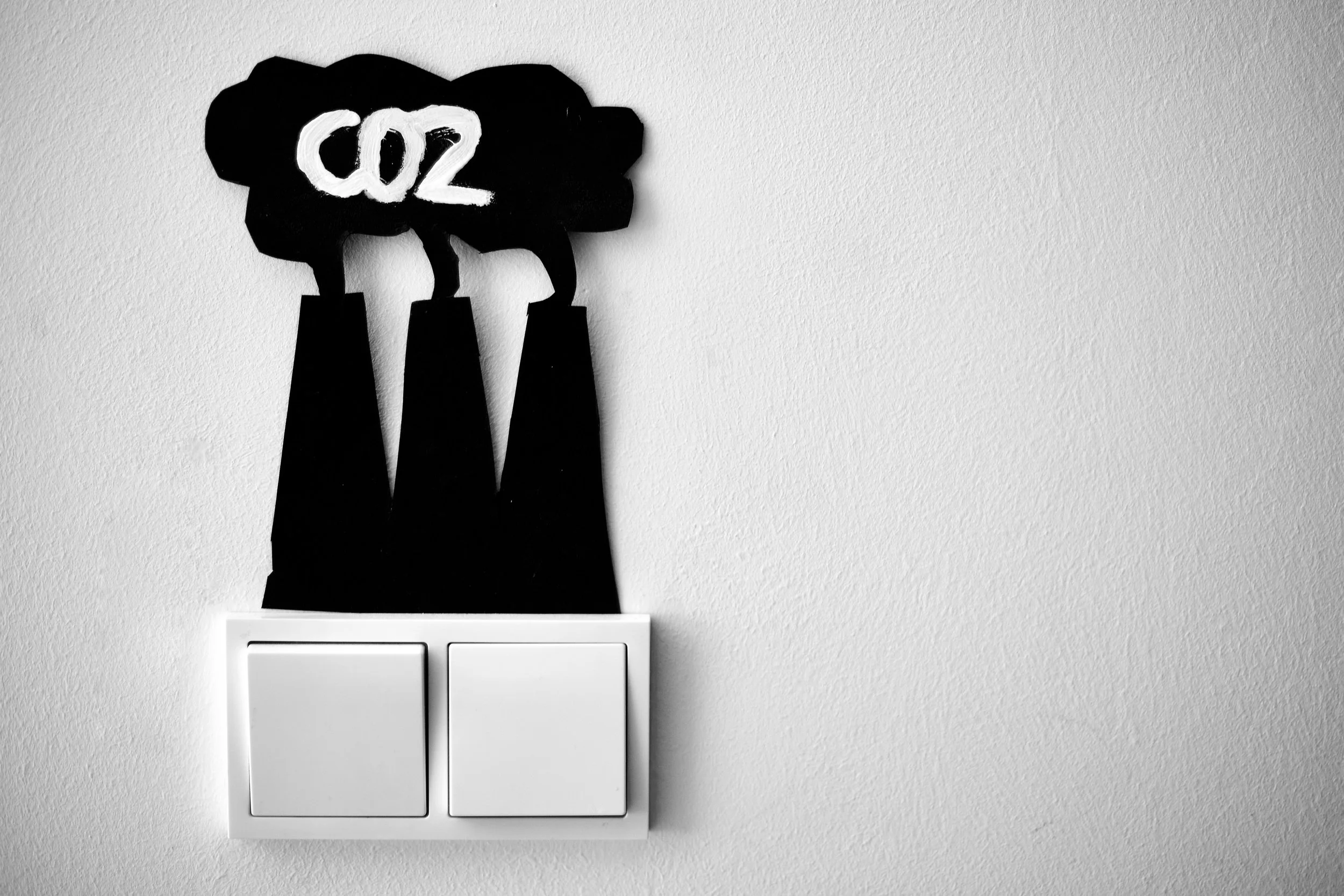 Reliability and Decarbonization: Can Markets Do Both?