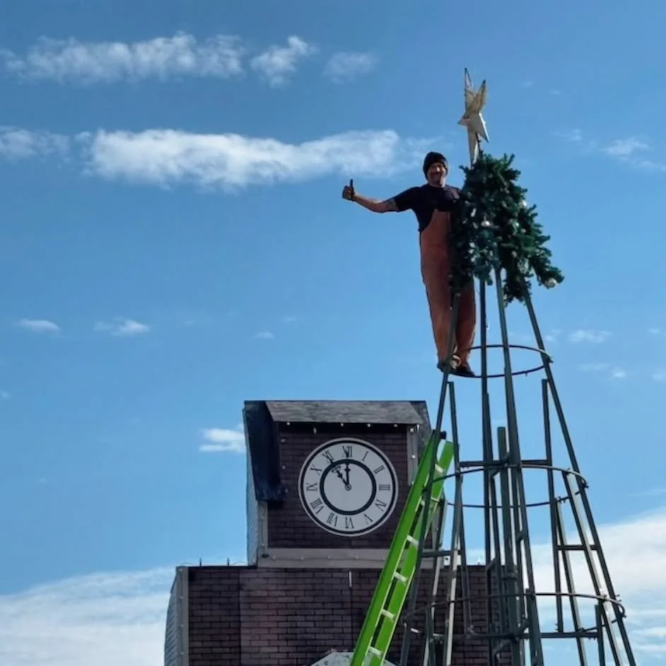 Welcome, December! It&rsquo;s officially holiday lighting season! 🎄✨ We&rsquo;re thrilled to be busy lighting up Lawrence. Who else is ready for a festive month? 

#HelloDecember #local #smallbusiness #lawrence #kansas #lfk