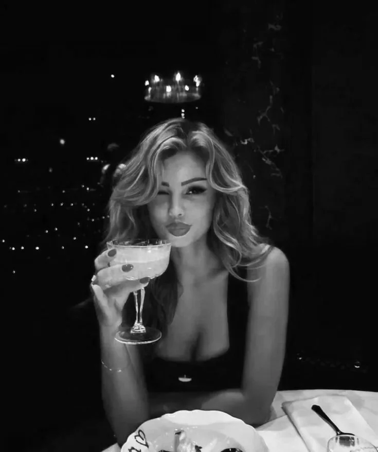 dark+feminine+%281%29.jpg