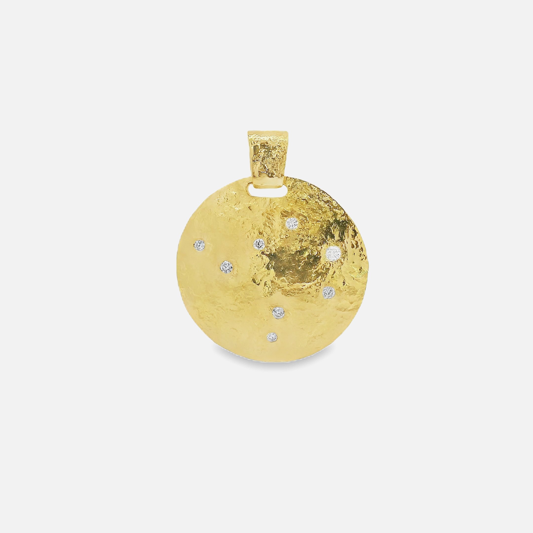 SYFJ%20Bespoke%20%2F%20Hammered%20Gold%20Pendant.jpg