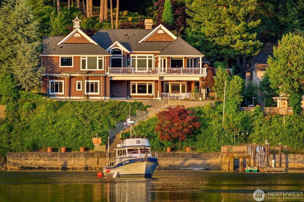 Gig harbor Waterfront home for sale