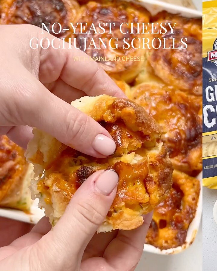 No-yeast cheesy gochujang scrolls - the cheese lovers DREAM 🙂&zwj;↕️ Gooey, savoury, a little bit spicy, and super low-effort with my fluffy no-yeast dough!

Made extra delicious with double cheeses, @mainlandnz Grated Mozzarella for stretch and Col