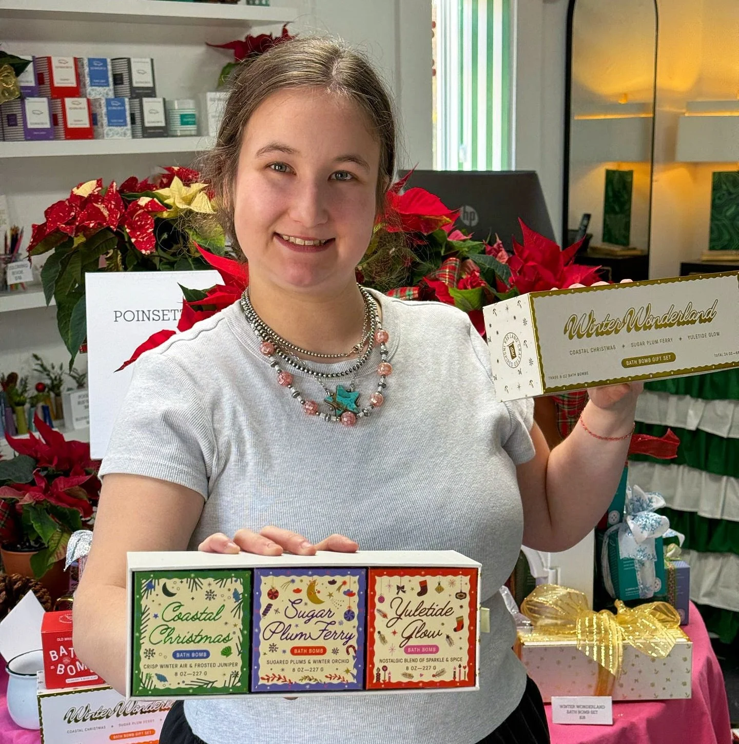 Winter Wonderland ✨🎁 Three festive bath bombs, one easy gift. Cozy, cute, and ready to give. Supplies limited. 
Grab one before they&rsquo;re gone 🎄