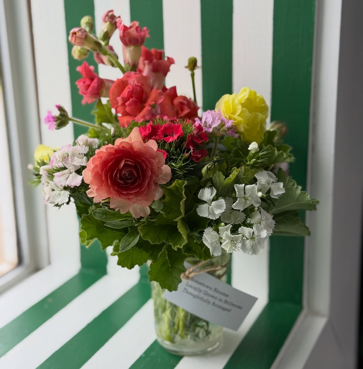 One of our favorite times of the year 🌸

It may not officially be spring yet&hellip; but the flowers sure think it is. 🌷 Our Hometown Blooms is bursting with all the spring goodness &mdash; fresh, airy, and full of that just-picked charm. 

Ready f