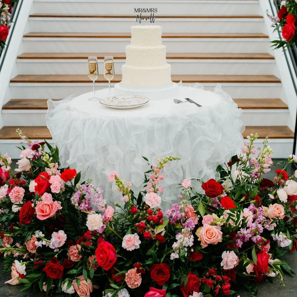 Where love blooms, the celebration begins 💐

We live for wedding days filled with color, texture, movement, and those just-gathered moments that feel effortlessly you. From the first consultation to the final install, our whole Garden Party team is 