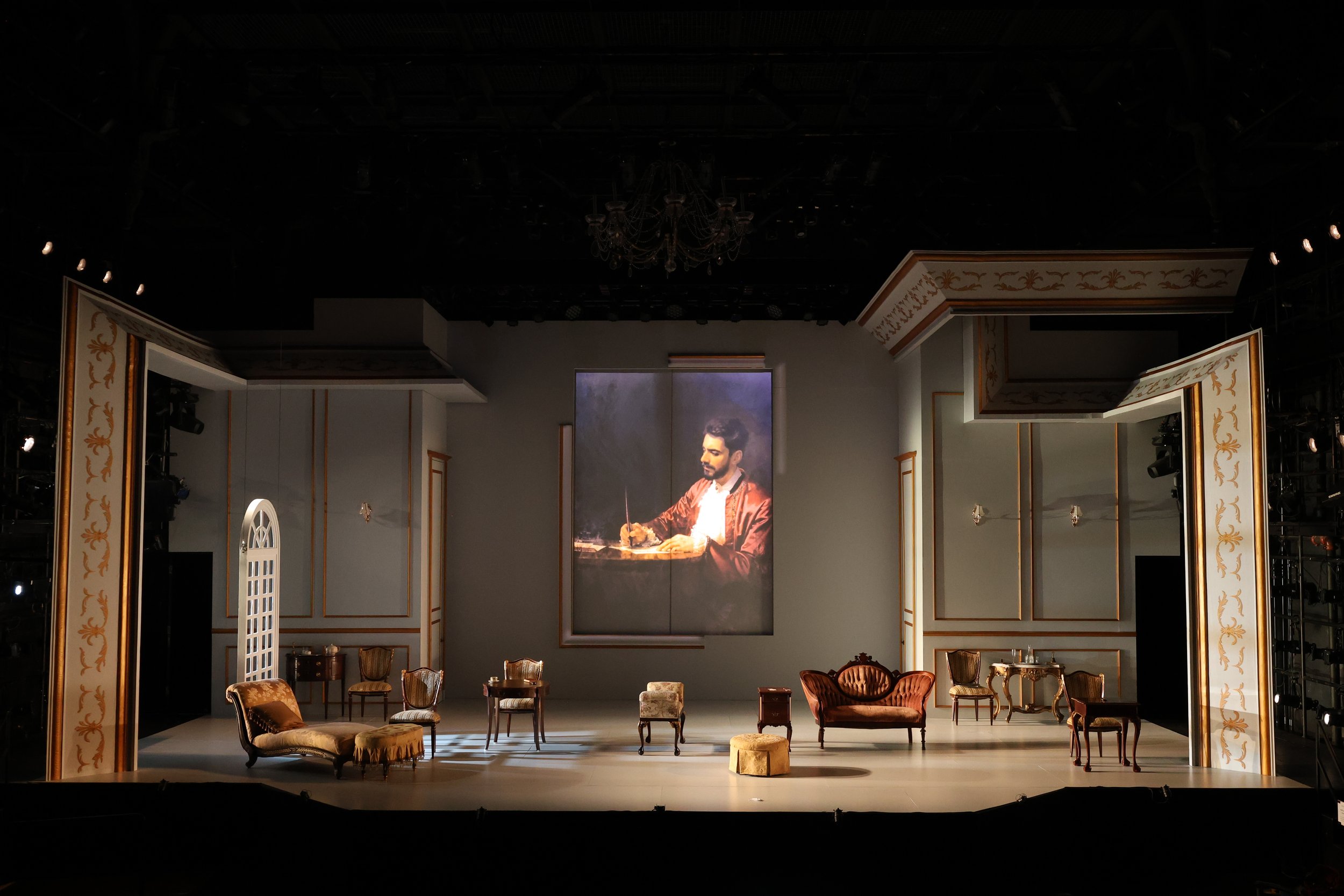 LES LIAISONS DANGEREUSES