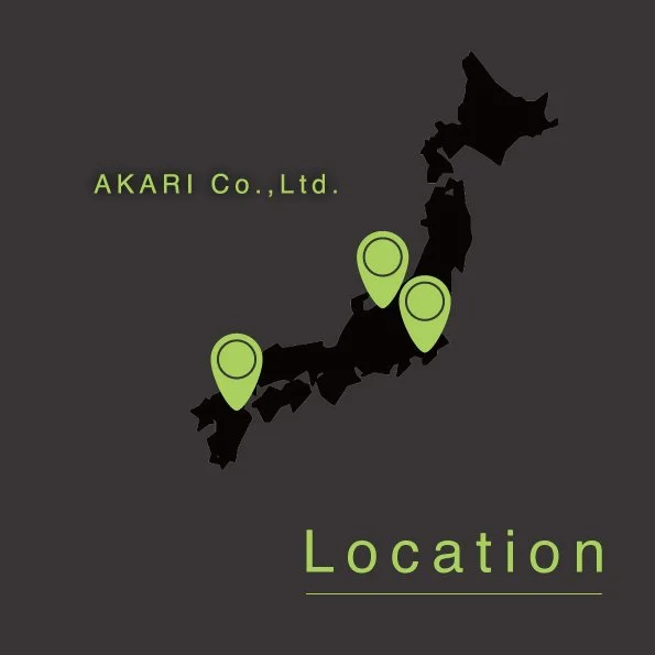 日本地図と緑色のピンが3つ刺さっているデザイン