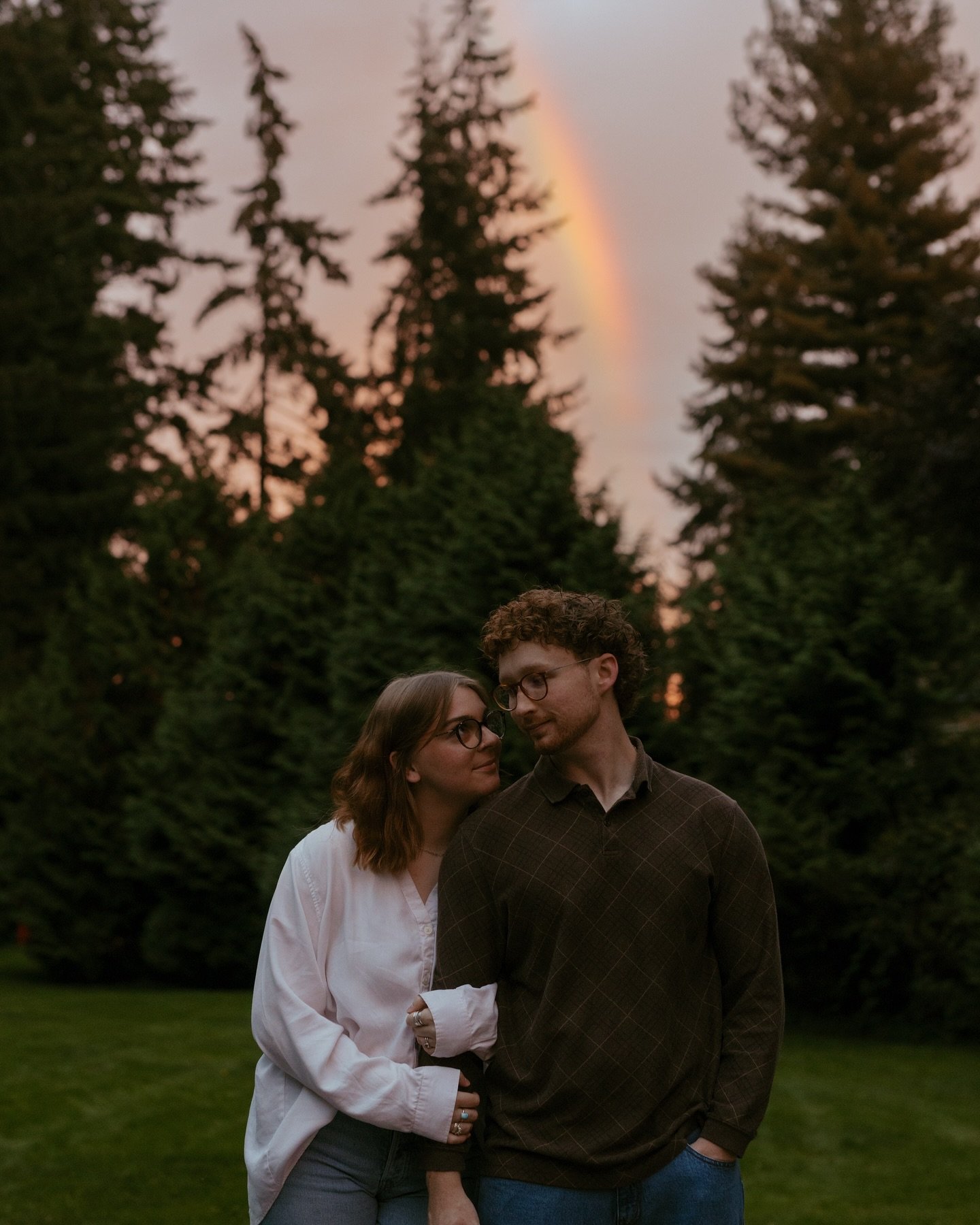 all the fall vibes!!🍂🍁 

#seattlephotographer #everettphotographer #photooftheday #engaged #engagementsession #seattleweddingphotographer #elopmentphotographer #engagementphotos #photogram #washingtonphotographer #pnwphotographer #pnwphotography