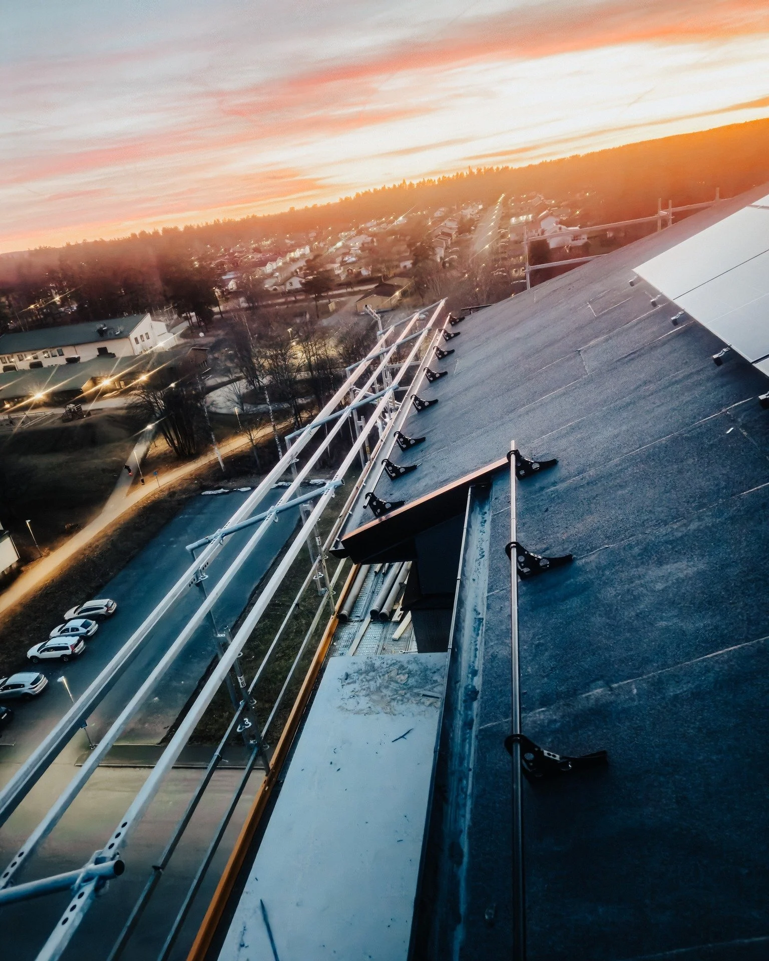 Tid &auml;r pengar i byggbranschen. Det vet vi. D&auml;rf&ouml;r ser vi p&aring; SMIKAB oss sj&auml;lva som en samarbetspartner snarare &auml;n bara en leverant&ouml;r. Vi &auml;r snabba p&aring; bollen, h&aring;ller tiderna och ser till att st&auml;