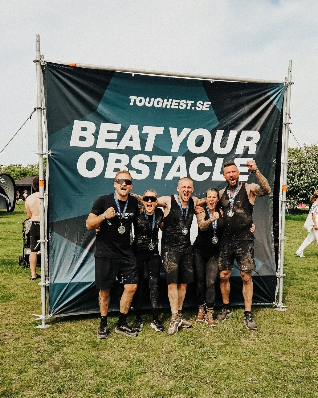 💥 SMIKAB-G&Auml;NGET ANTAR UTMANINGEN! 💥

Den 23 maj bytte Rasmus, Andreas (med respektive!) och Hampus ut st&auml;llningsr&ouml;ren mot lera, hinder och ren viljestyrka p&aring; @toughestrace i Malm&ouml;! 

P&aring; SMIKAB &auml;lskar vi utmaning