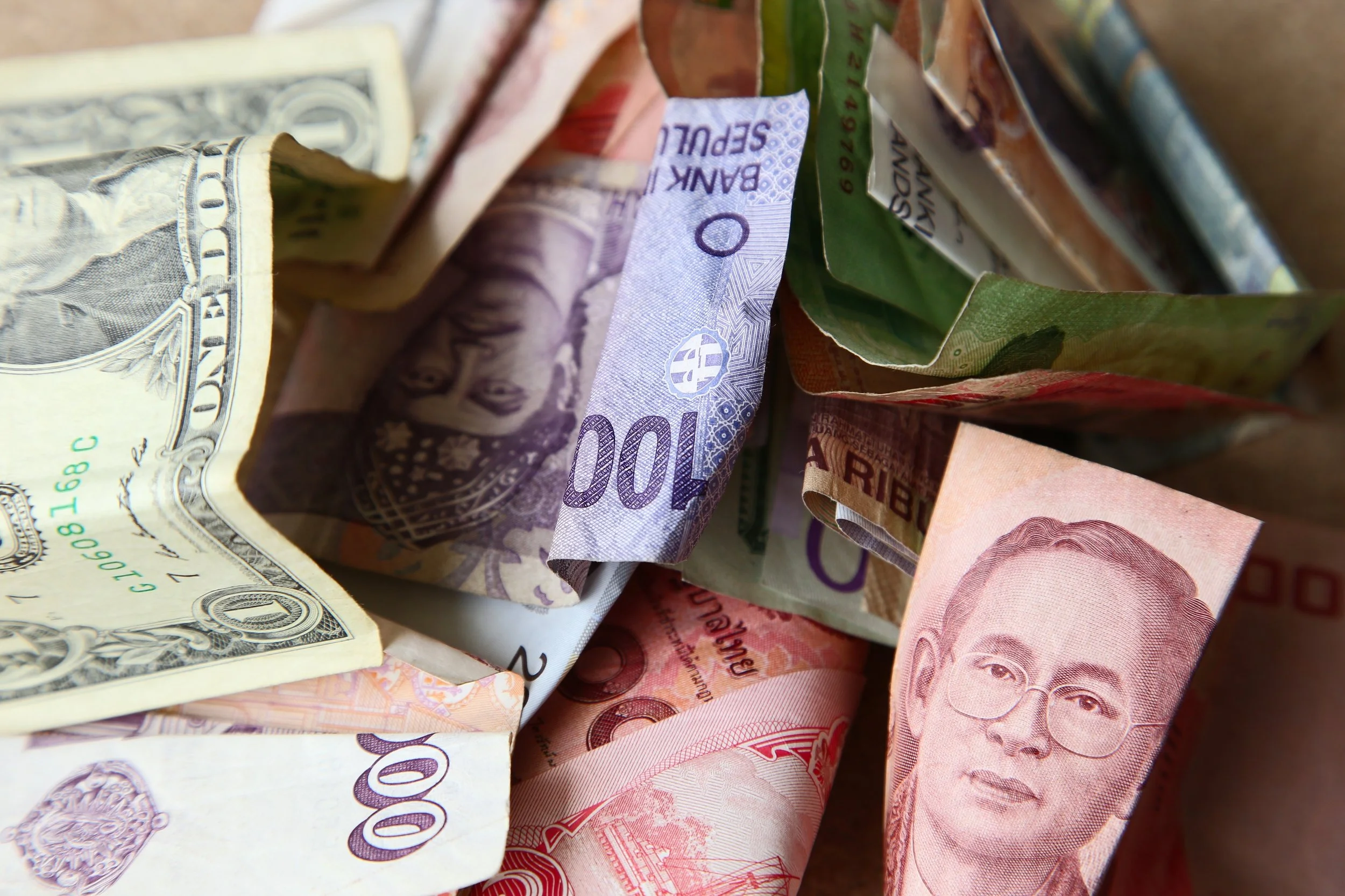 How to Navigate De-Dollarisation Trends in Asia