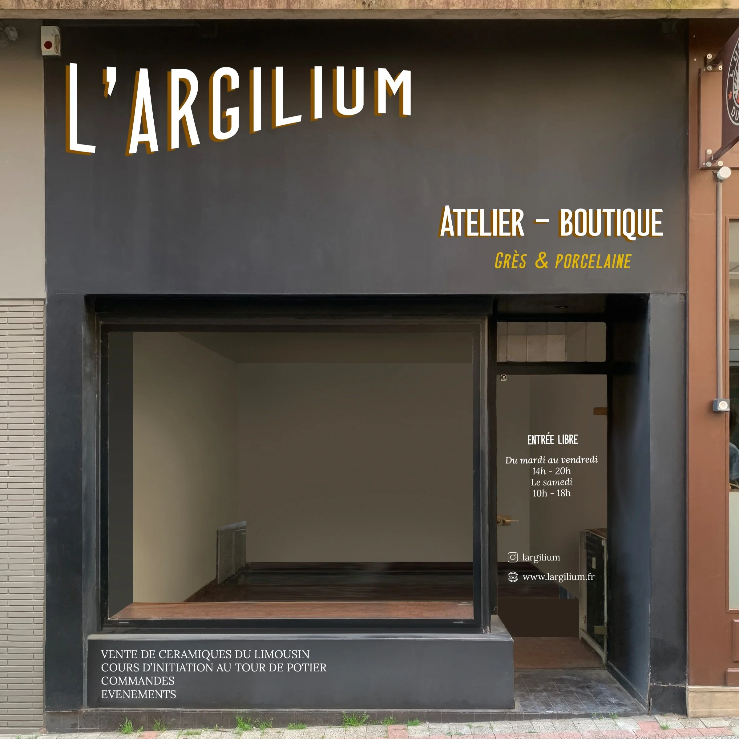 Façade d'une boutique nommée L'Argilium, spécialisée en céramique grès et porcelaine, avec des horaires et coordonnées affichés sur la porte.