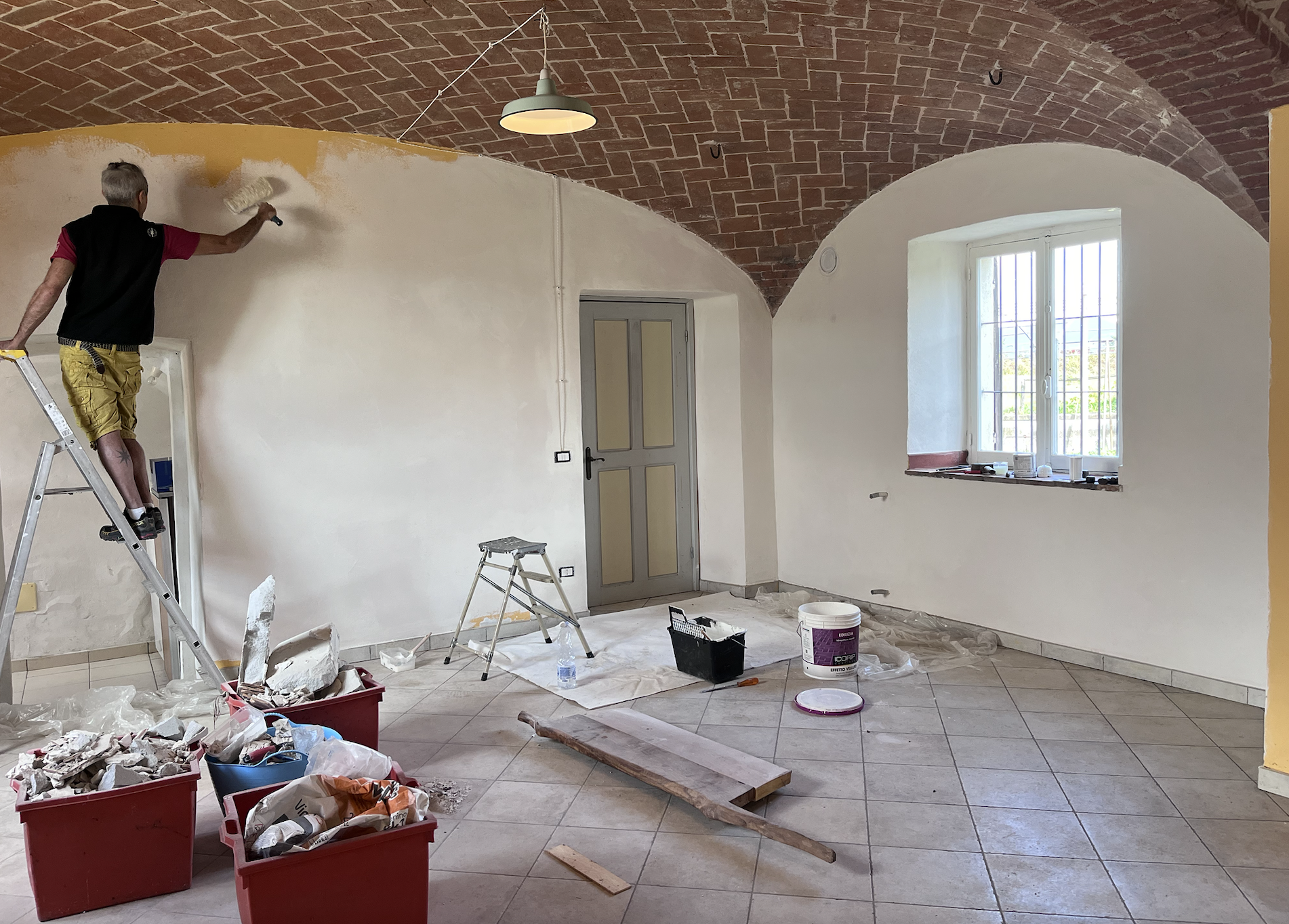 volunteering work at conscious community in Italy.png