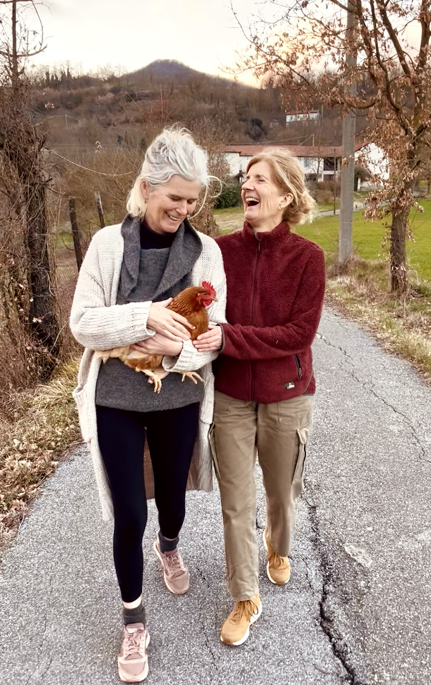 Amiglia Waking up + Free Online Event