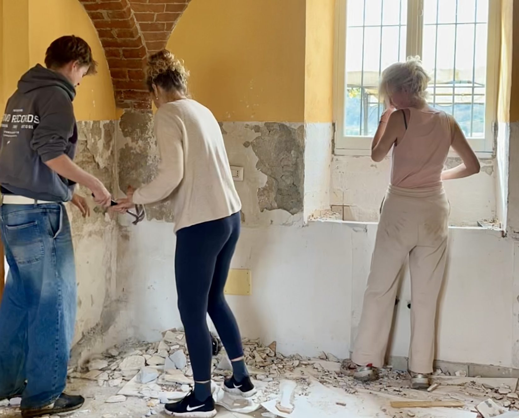 Creating the Amiglia's living room