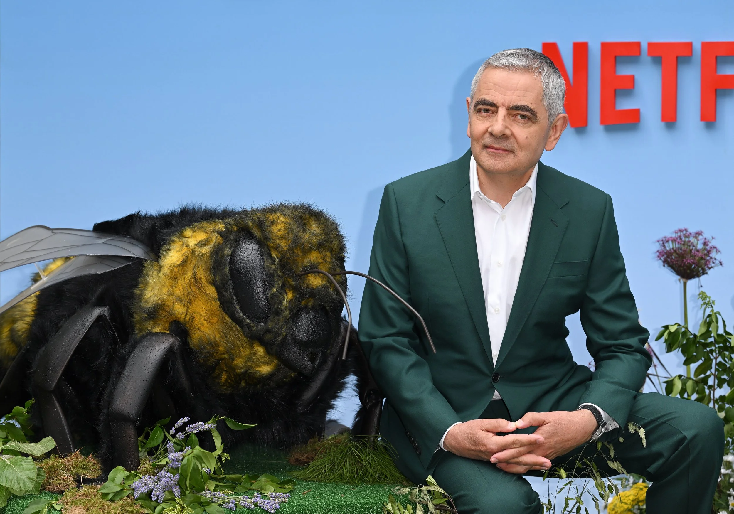 rowan-atkinson-man-vs-bee-1655987641.jpg