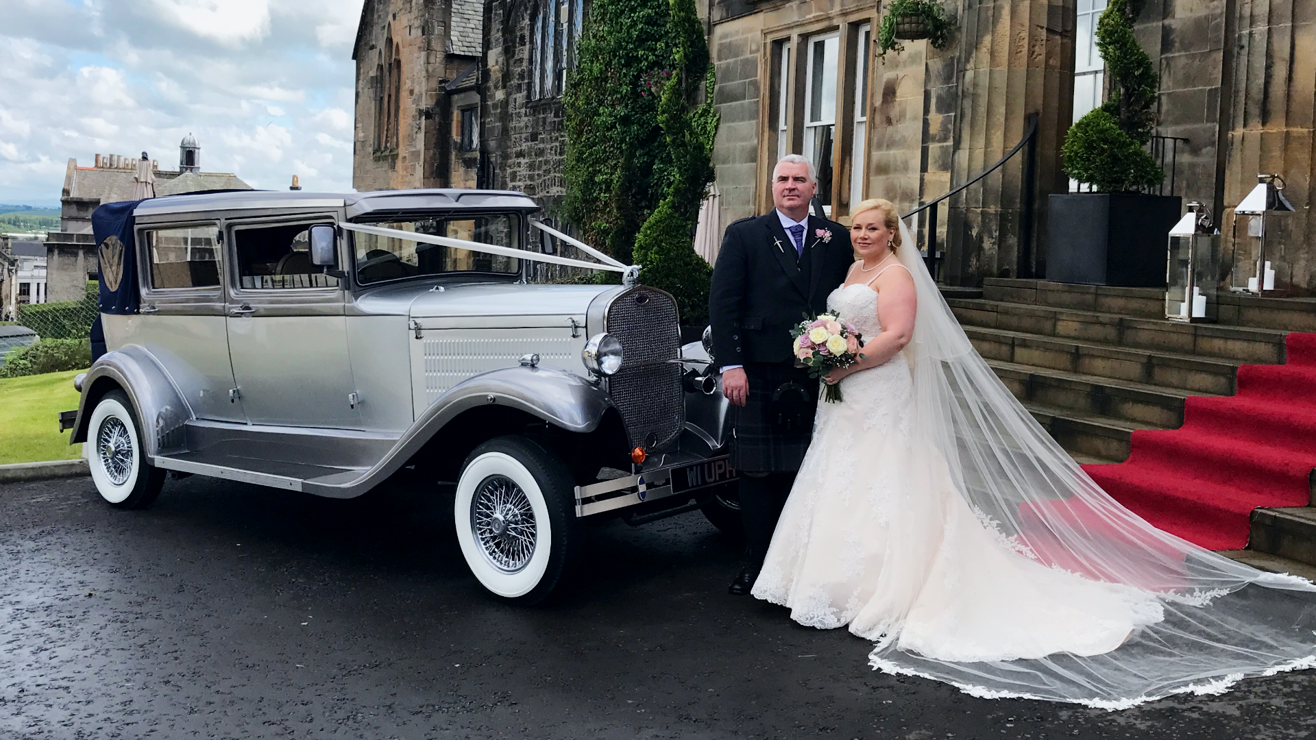 Branford Elite wedding car with bride and groom