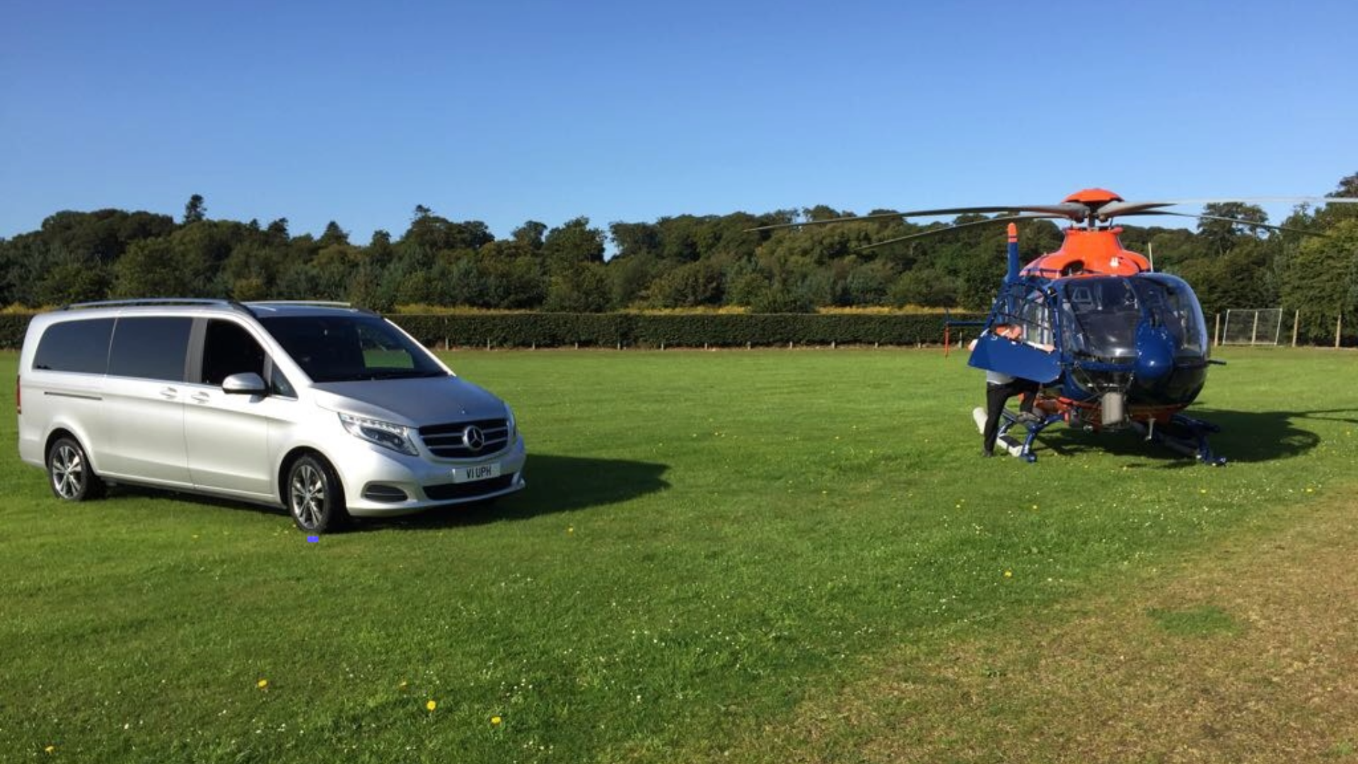 Mercedes-Benz V-Class taking private client to helicopter
