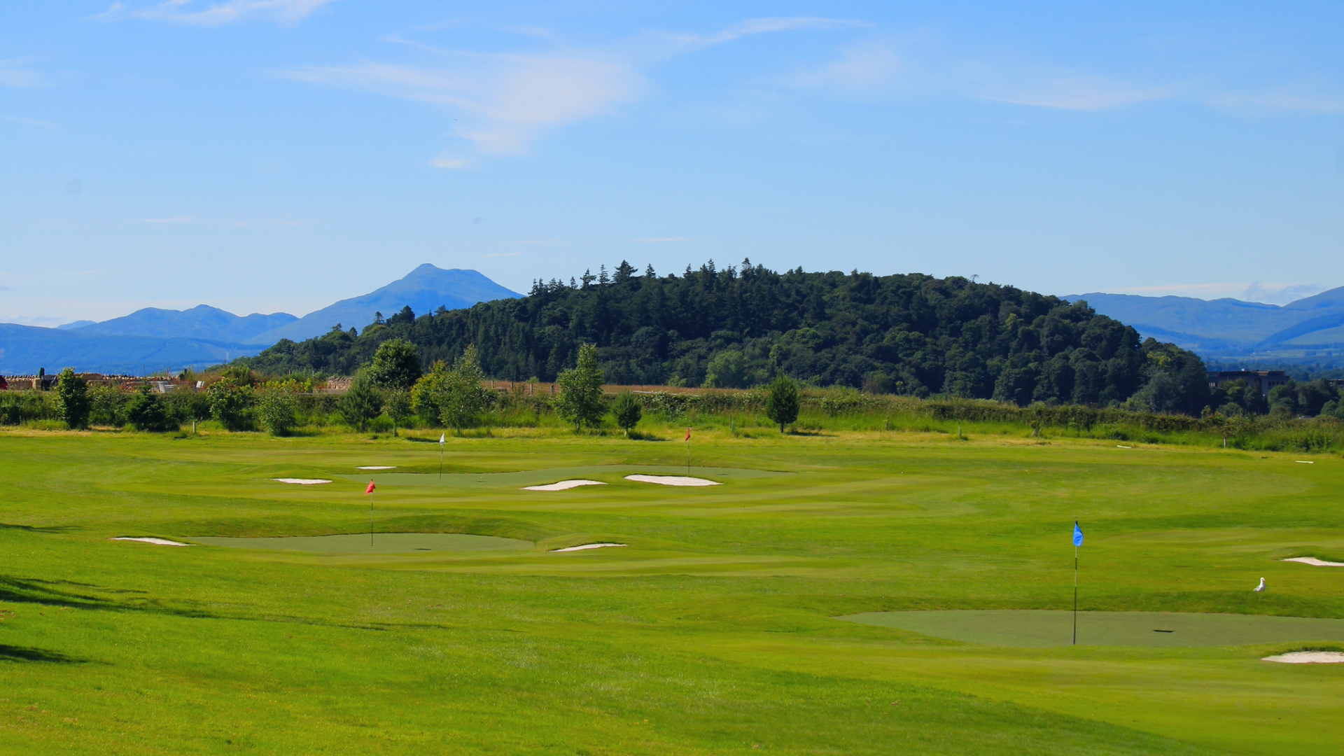 Stirling Golf Course with hills in the background