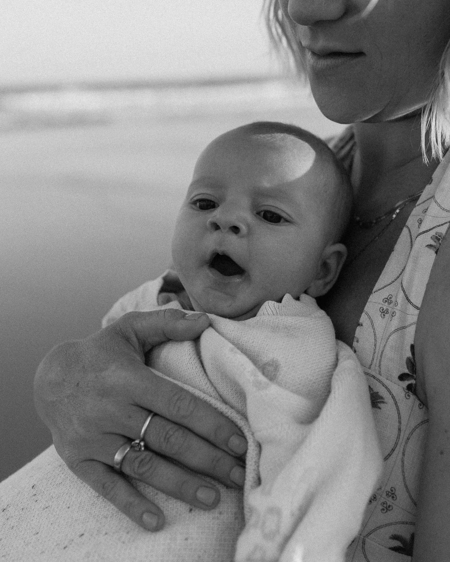 baby yawns 🌼

.

.

.

.