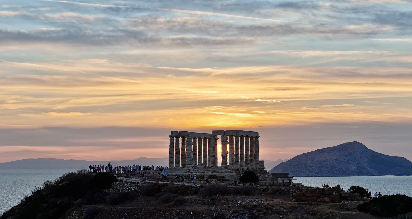 Sun is dark @roadwavesodyssey #the #ultimate #athenian #experience