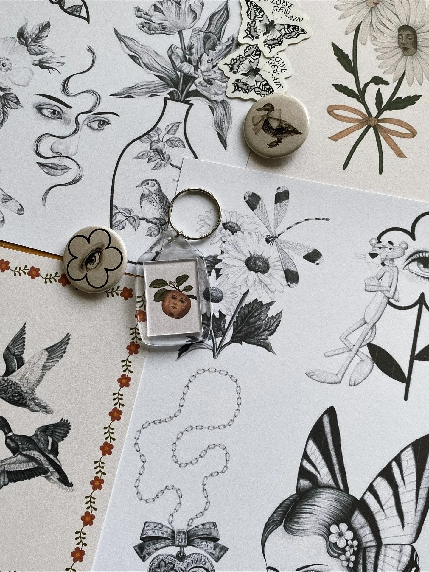 ✨Lucky dip bags✨
Swipe to see the content of the bags, find a lucky card and get &pound;100 off of a tattoo 💖 there&rsquo;s 20 in total and 3 lucky cards so your odds are good! 
They&rsquo;re available on my online store ✨
.
.
.
.
.
#luckydip #lucky