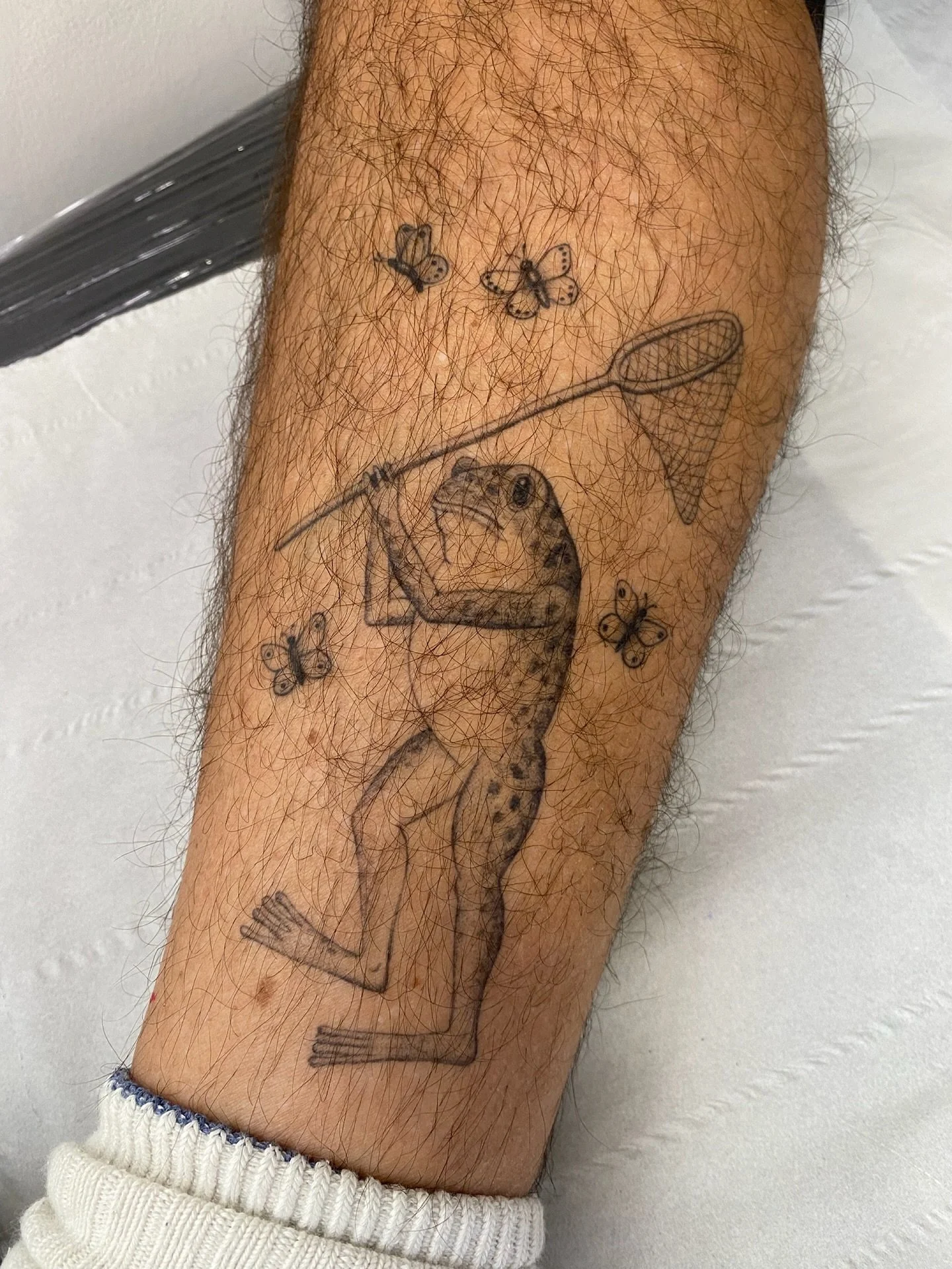 Healed froggy catching butterflies ✨

#healedtattoo #londontattooartist #frogtattoo #frogtattoos #femaletattooartist