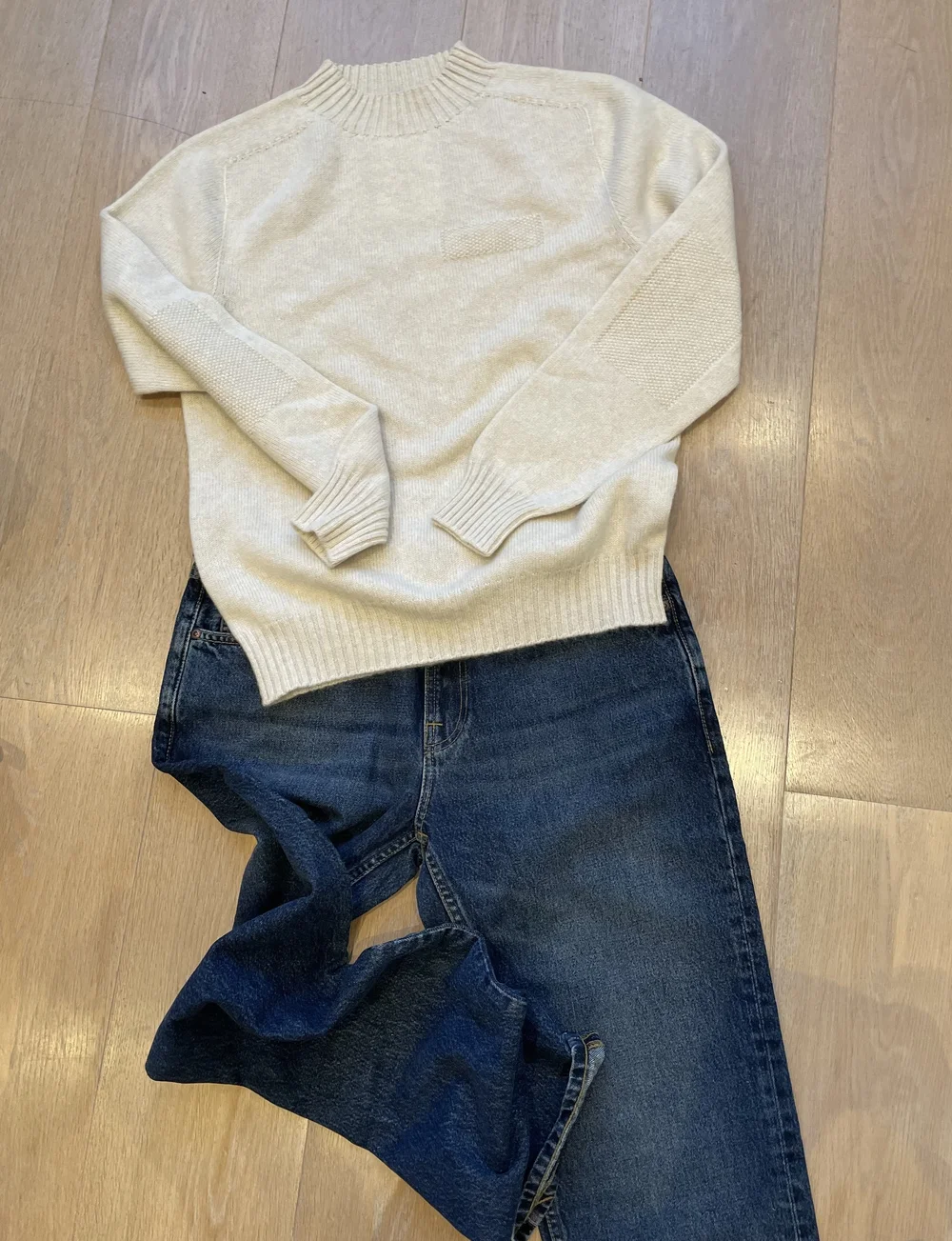 Basic sweater &amp; jeans