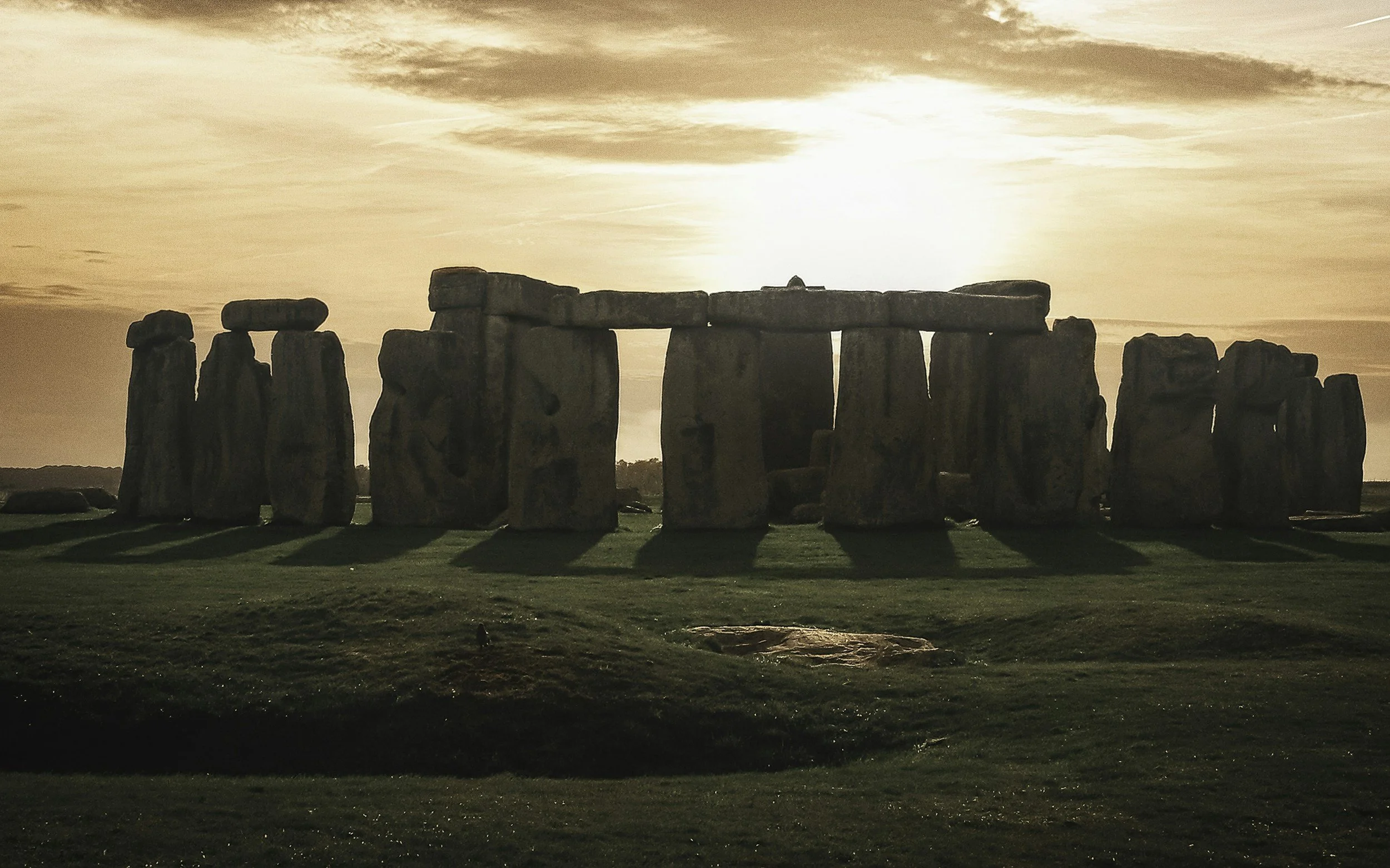 Litha: The Summer Solstice, Sacred Fire, and the Crown of the Sun