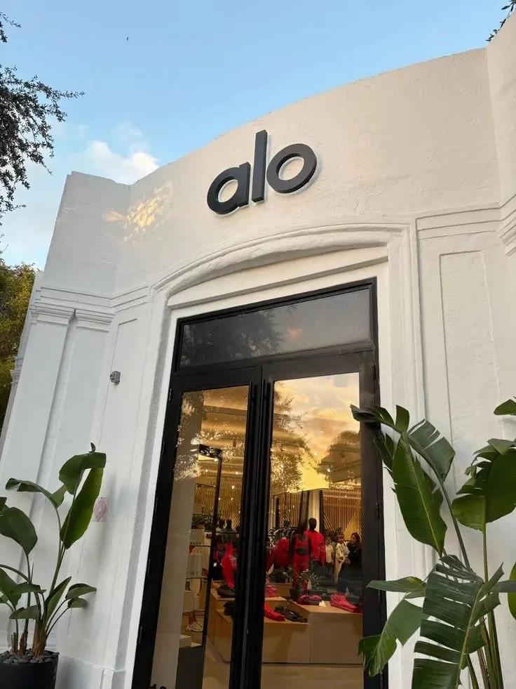 Among the installations and conversations, we loved creating space to slow things down.

Being part of Art Basel in Miami with @alo gave us the chance to bring intuition into the experience, offering tarot readings rooted in presence &amp; reflection