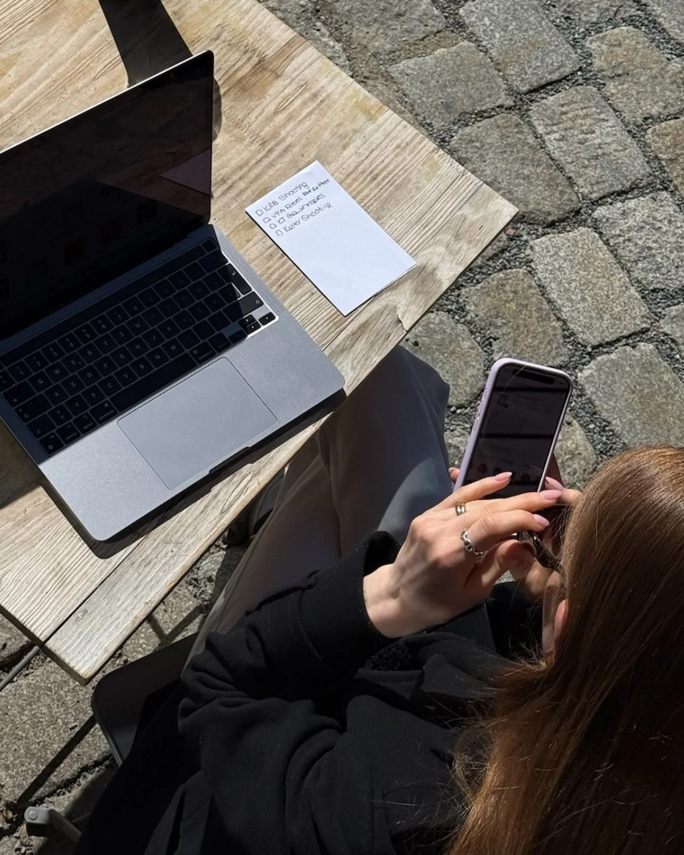 Organisation ist alles. 🤍

Zwischen kreativen Ideen, Content und neuen Projekten hilft ein guter Plan, den &Uuml;berblick zu behalten. Und wenn die Arbeit dann noch nach drau&szlig;en verlegt werden kann, macht&rsquo;s direkt doppelt so viel Spa&szl