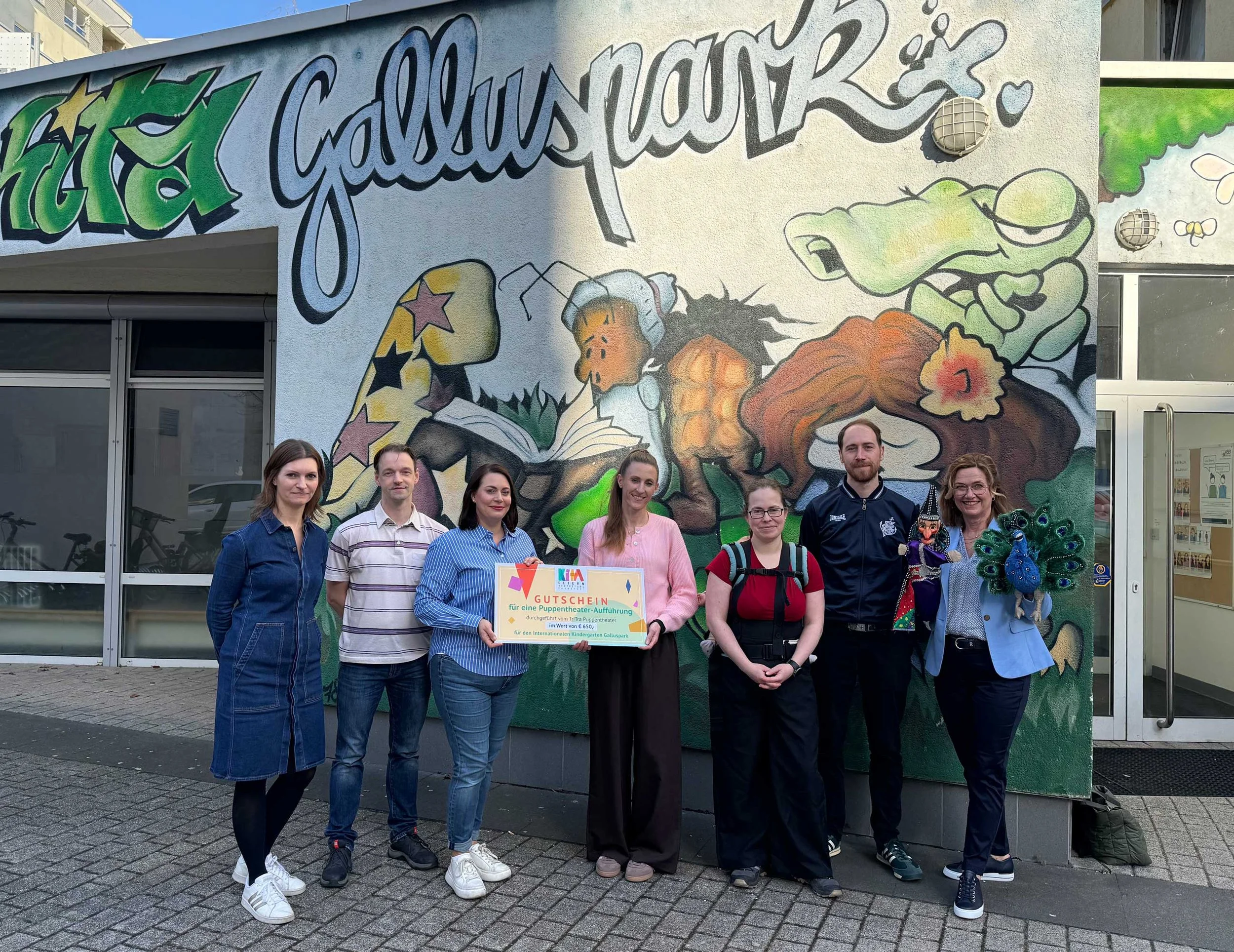 Gutscheinübergabe an unsere Gewinner-Kita