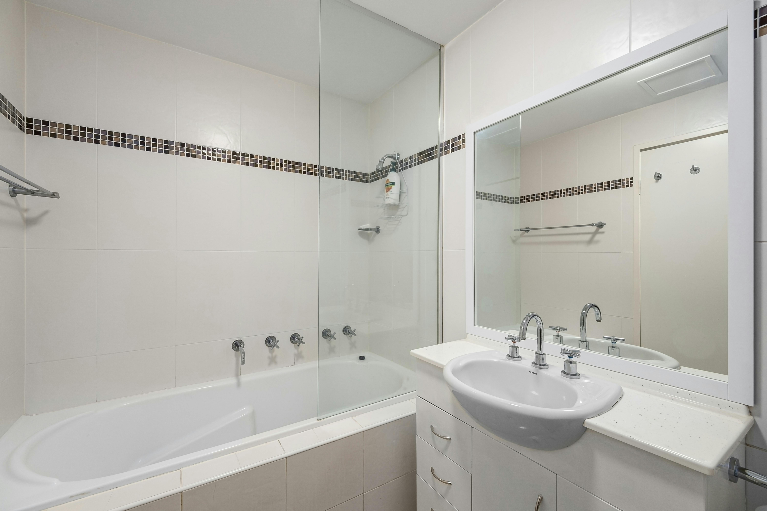 Photos shown are representative of the quality accommodations we provide. Actual lodging may vary based on availability and specific tour dates.