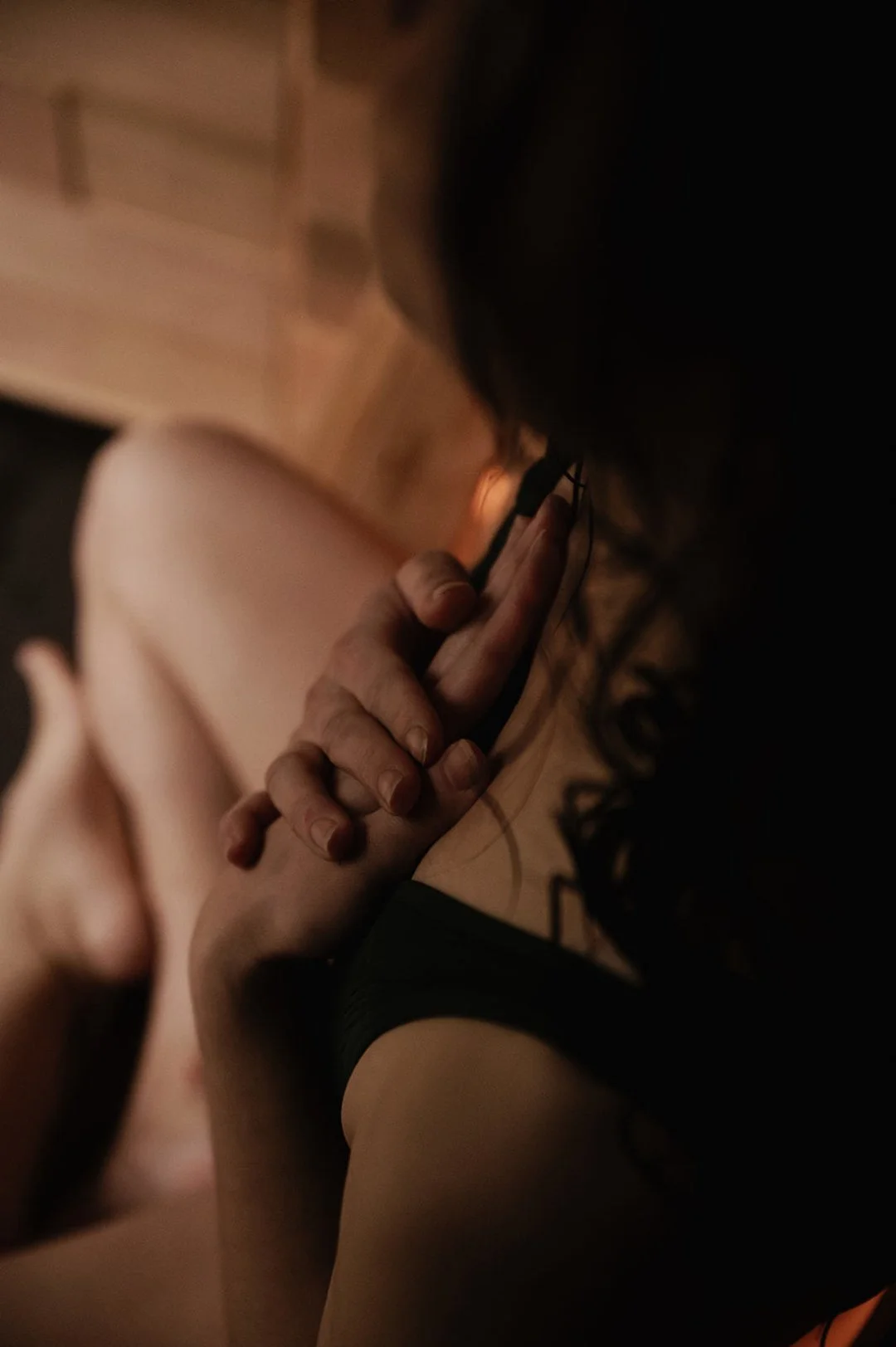 As the year begins to settle, many of us feel the effects of overstimulation, rich meals, disrupted routines, constant screens, full calendars, and little time to land back in ourselves. The body holds all of it: scattered energy, shallow breath, res