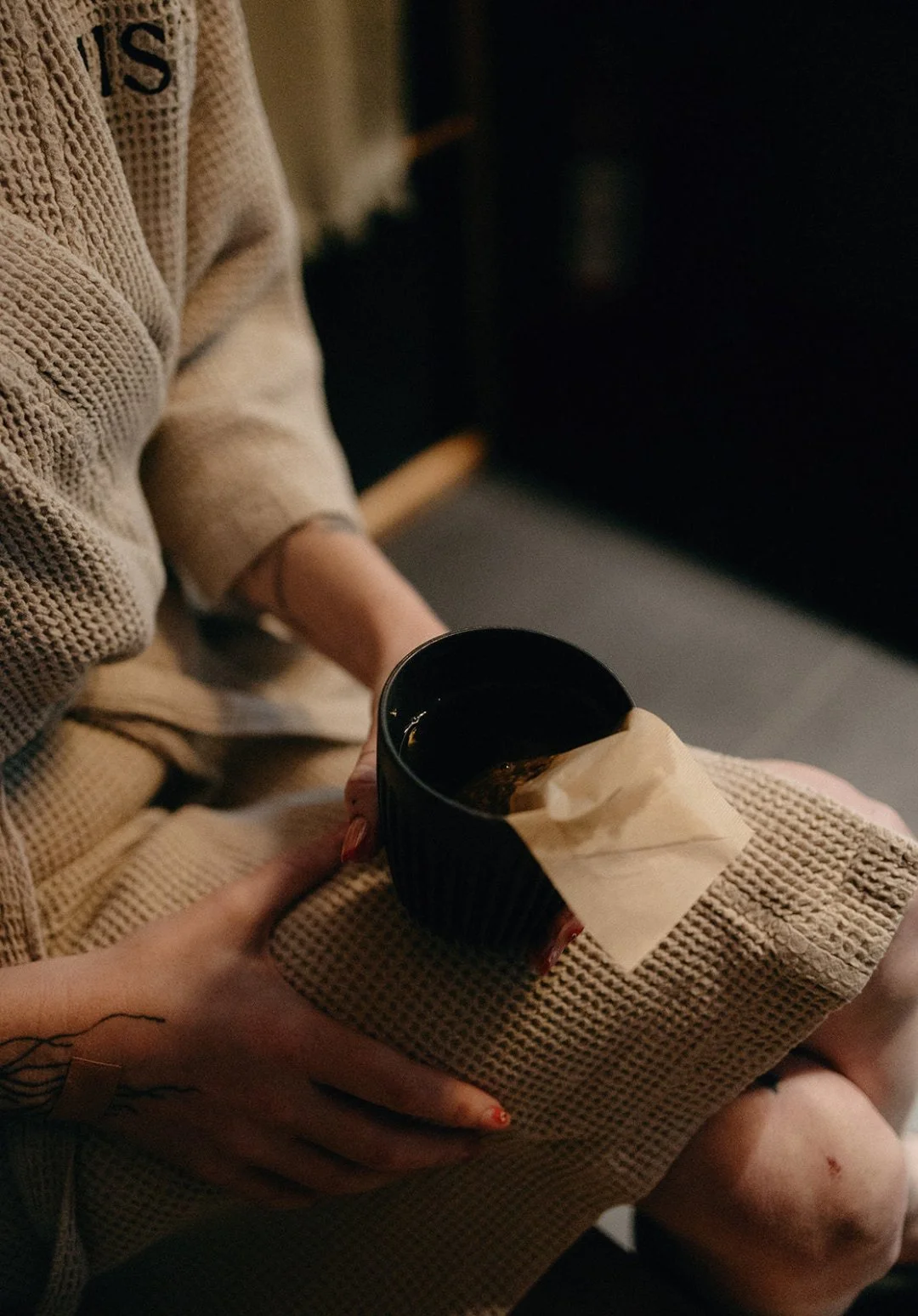 Between the sauna and cold plunge, there is time to rest. A chance for the body to regulate, warm up, and settle before the next cycle.

A selection of Mist Goods loose-leaf herbal tea is available throughout the experience, offering something simple